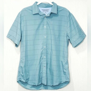 Banana Republic Men's Blue Short Sleeve Shirt